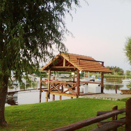 Cabanas Rio Quequen ネコチェア エクステリア 写真